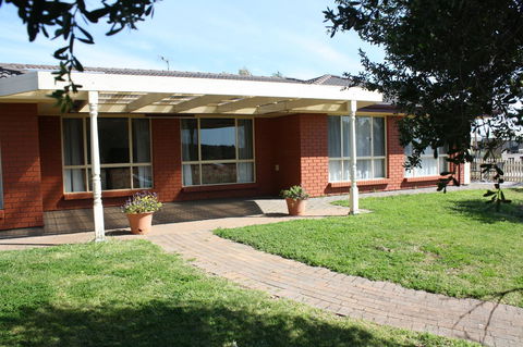 Maslin Beach House - Getaway Accommodation 7