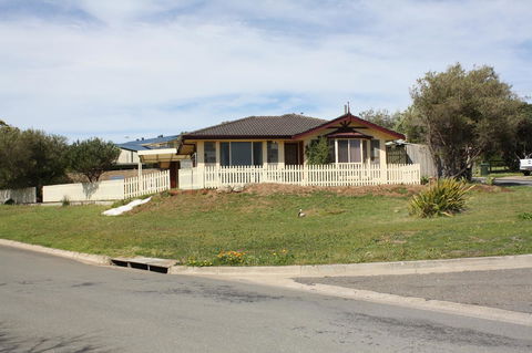 Maslin Beach House - Getaway Accommodation 0