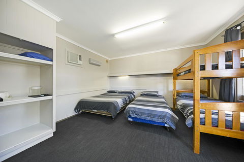 Border Village Roadhouse - Getaway Accommodation 41