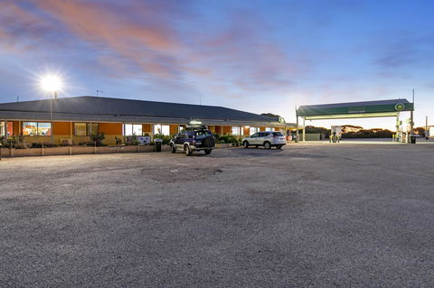 Border Village Roadhouse - Getaway Accommodation 2