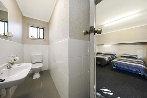 Border Village Roadhouse - Getaway Accommodation 38
