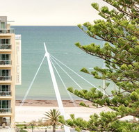 Beachside luxury  comfort ocean views in Glenelg - Getaway Accommodation
