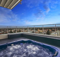 Glenelg Skyline Penthouse - Getaway Accommodation