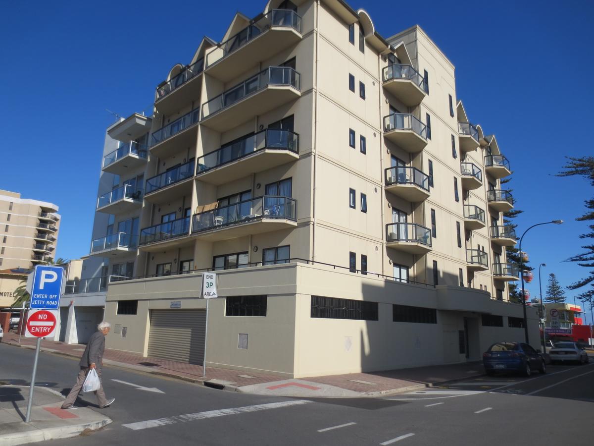 Glenelg SA Getaway Accommodation