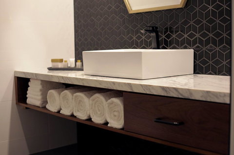 Ellen Hotel - Getaway Accommodation 20