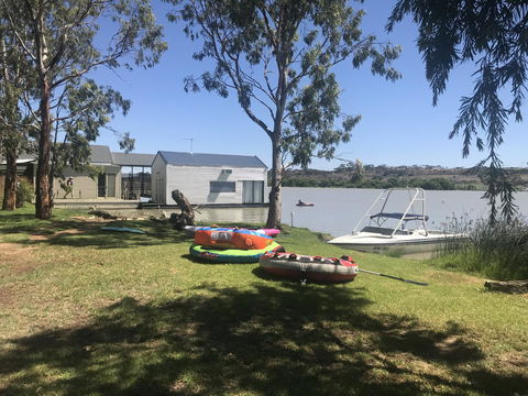 Murray Bridge Riverview Cabin - Getaway Accommodation 1