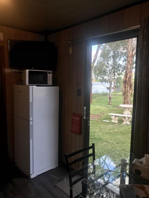 Murray Bridge Riverview Cabin - Getaway Accommodation 3