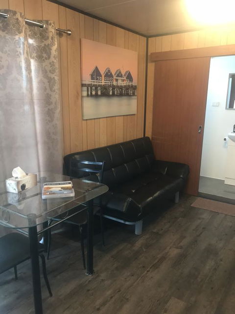 Murray Bridge Riverview Cabin - Getaway Accommodation 5