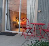 Desert Gum Retreat Gough St - Getaway Accommodation