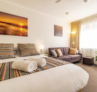 Ocean Sunset Glenelg Central Studios - Getaway Accommodation