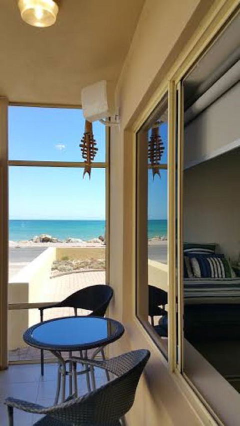 Acaill Accommodation Esplanade Living Self Check-In Self Check-Out - Getaway Accommodation 18
