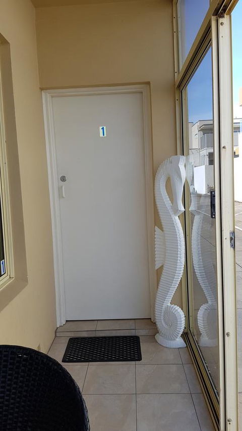 Acaill Accommodation Esplanade Living Self Check-In Self Check-Out - Getaway Accommodation 42