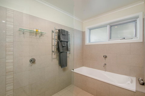 City One Apartment - Getaway Accommodation 4