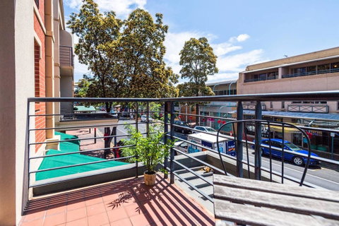 Executive 3 Bedroom Apartment + Internet + Parking - Getaway Accommodation 28