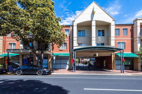 Executive 3 Bedroom Apartment + Internet + Parking - Getaway Accommodation 23