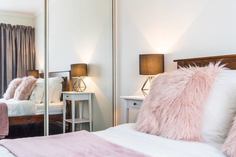 Executive 3 Bedroom Apartment + Internet + Parking - Getaway Accommodation 12