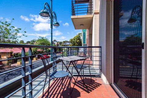 Executive 3 Bedroom Apartment + Internet + Parking - Getaway Accommodation 6