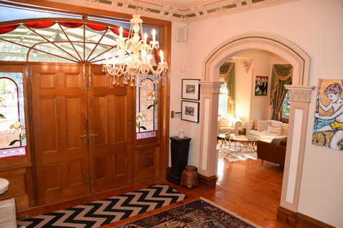 Grand Bluestone Mansion - Getaway Accommodation 3