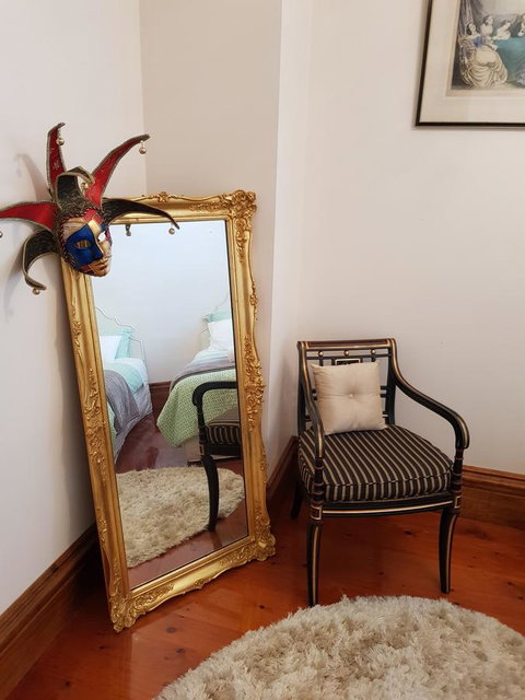 Grand Bluestone Mansion - Getaway Accommodation 13