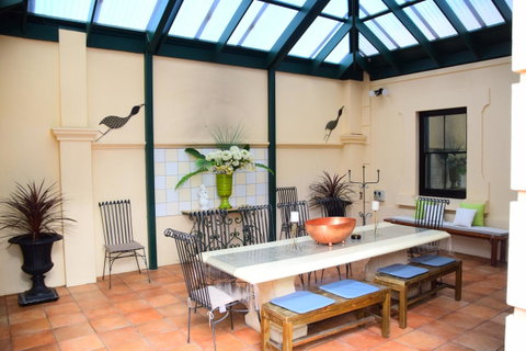 Grand Bluestone Mansion - Getaway Accommodation 19