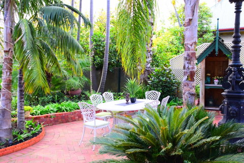Grand Bluestone Mansion - Getaway Accommodation 18