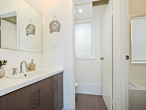 Seas The Day - Getaway Accommodation 14