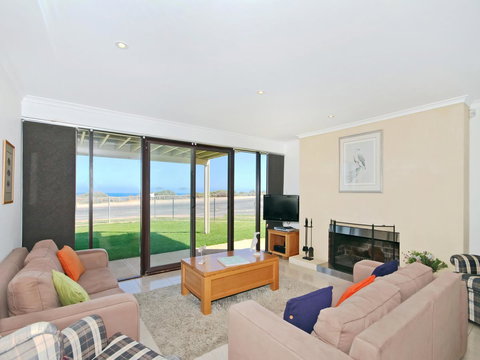 Pearl By The Sea - Getaway Accommodation 4