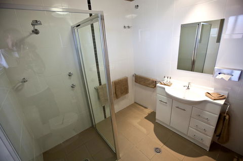 Cattlemans Country Motor Inn & Serviced Apartments - Getaway Accommodation 6