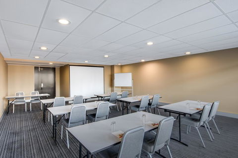 Adina Apartment Hotel Wollongong - Getaway Accommodation 36