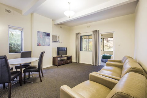 Greenways Apartments - Getaway Accommodation 7