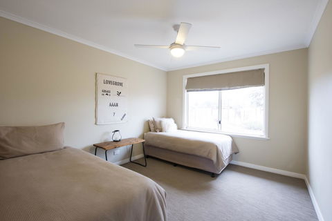 Flinders Bush Retreats - Getaway Accommodation 12
