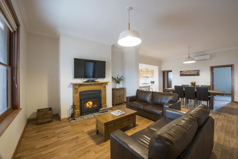 Flinders Bush Retreats - Getaway Accommodation 22