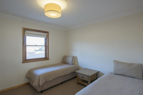 Flinders Bush Retreats - Getaway Accommodation 16