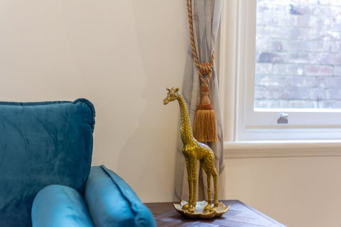 Heritage Townhouse Near Harbour Bridge - Getaway Accommodation 38