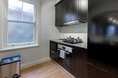 Heritage Townhouse Near Harbour Bridge - Getaway Accommodation 21