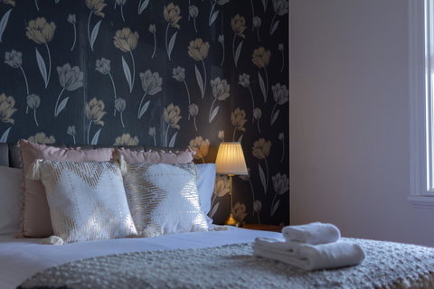 Heritage Townhouse Near Harbour Bridge - Getaway Accommodation 4