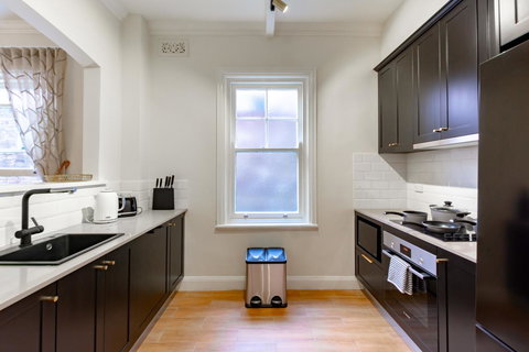 Heritage Townhouse Near Harbour Bridge - Getaway Accommodation 34