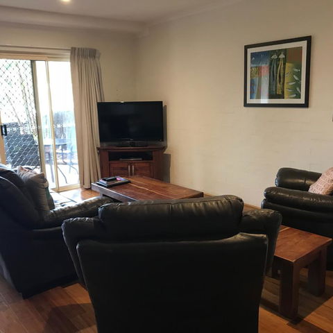 Mariner Bay Apartments - Getaway Accommodation 8