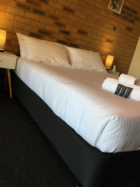 Bega Downs Motor Inn - Getaway Accommodation 12
