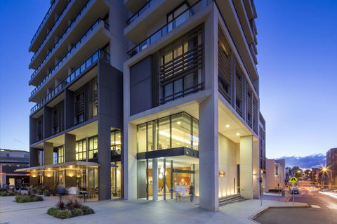 Novotel Newcastle Beach - Getaway Accommodation 3