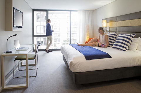 Novotel Newcastle Beach - Getaway Accommodation 11