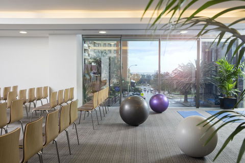Novotel Newcastle Beach - Getaway Accommodation 18
