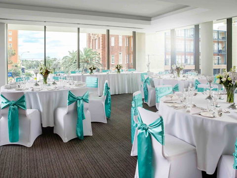 Novotel Newcastle Beach - Getaway Accommodation 41