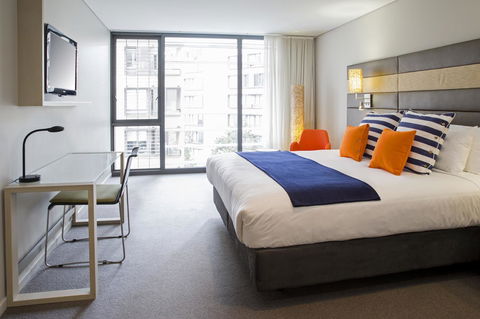 Novotel Newcastle Beach - Getaway Accommodation 9