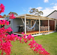 Hayes Beach House - Jervis Bay - Pet Friendly - Getaway Accommodation