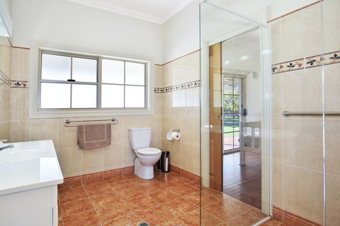 Terara Riverside Retreat - Getaway Accommodation 17