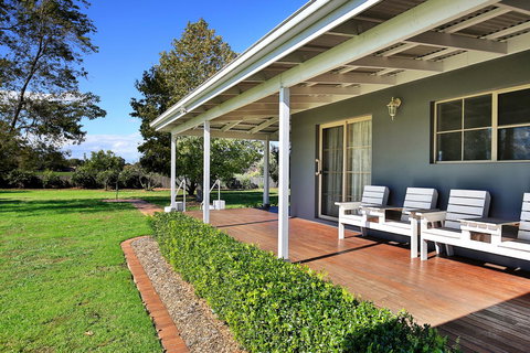 Terara Riverside Retreat - Getaway Accommodation 38