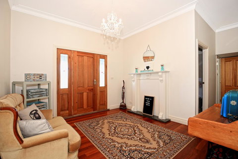 Terara Riverside Retreat - Getaway Accommodation 19