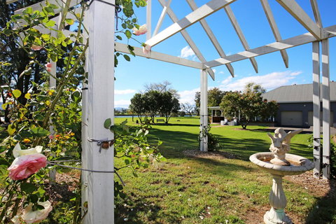 Terara Riverside Retreat - Getaway Accommodation 33