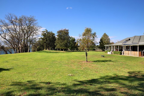 Terara Riverside Retreat - Getaway Accommodation 36